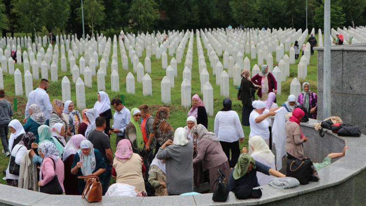 Ko će se sve obratiti na današnjoj komemoraciji u Srebrenici