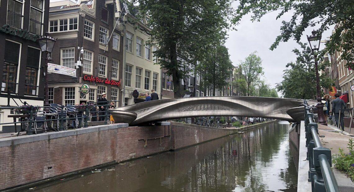 U Amsterdamu predstavljen pješački most napravljen 3D printerom