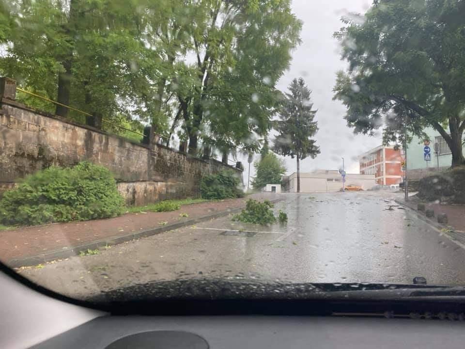 Olujno nevrijeme danas pogodilo je brojne bh. gradove - Avaz
