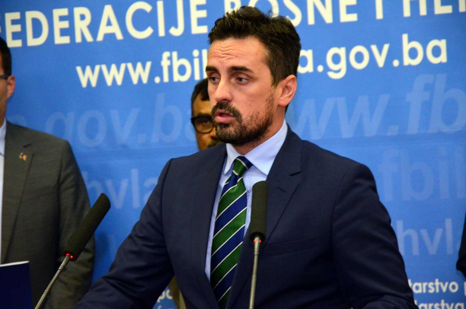 Vlada FBiH jednoglasno smijenila Jasmina Salkića: Ovo je novi novi direktor "BH Gasa"