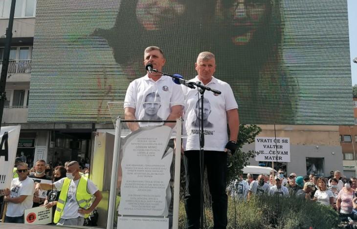 Skupu se obratili i očevi ubijenih djevojaka Edite Malkoč i Selme Agić: Ovdje nas je danas trebalo biti 10 puta više
