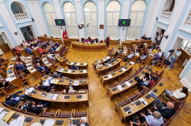 Skupština Prijestonice podržala Inicijativu za vraćanje Cetinjskog manastira CPC, Vlada da povuče donesene akte