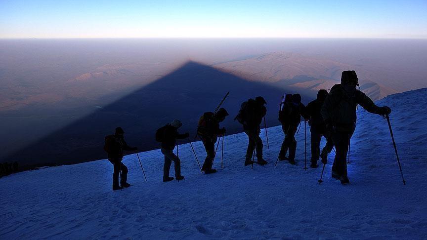 Pet planinara poginulo na planini Elbrus