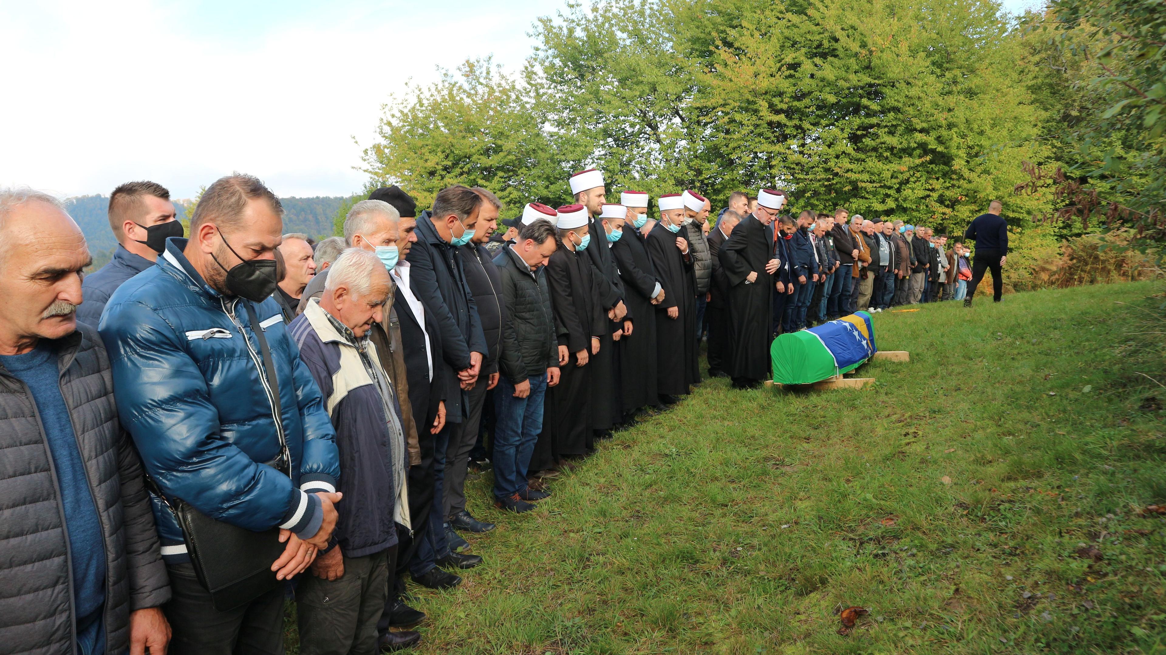 kao i brojni Srebreničani, i rahmetli Zulfo je 1995. bježao kroz šume da bi spasio živu glavu - Avaz