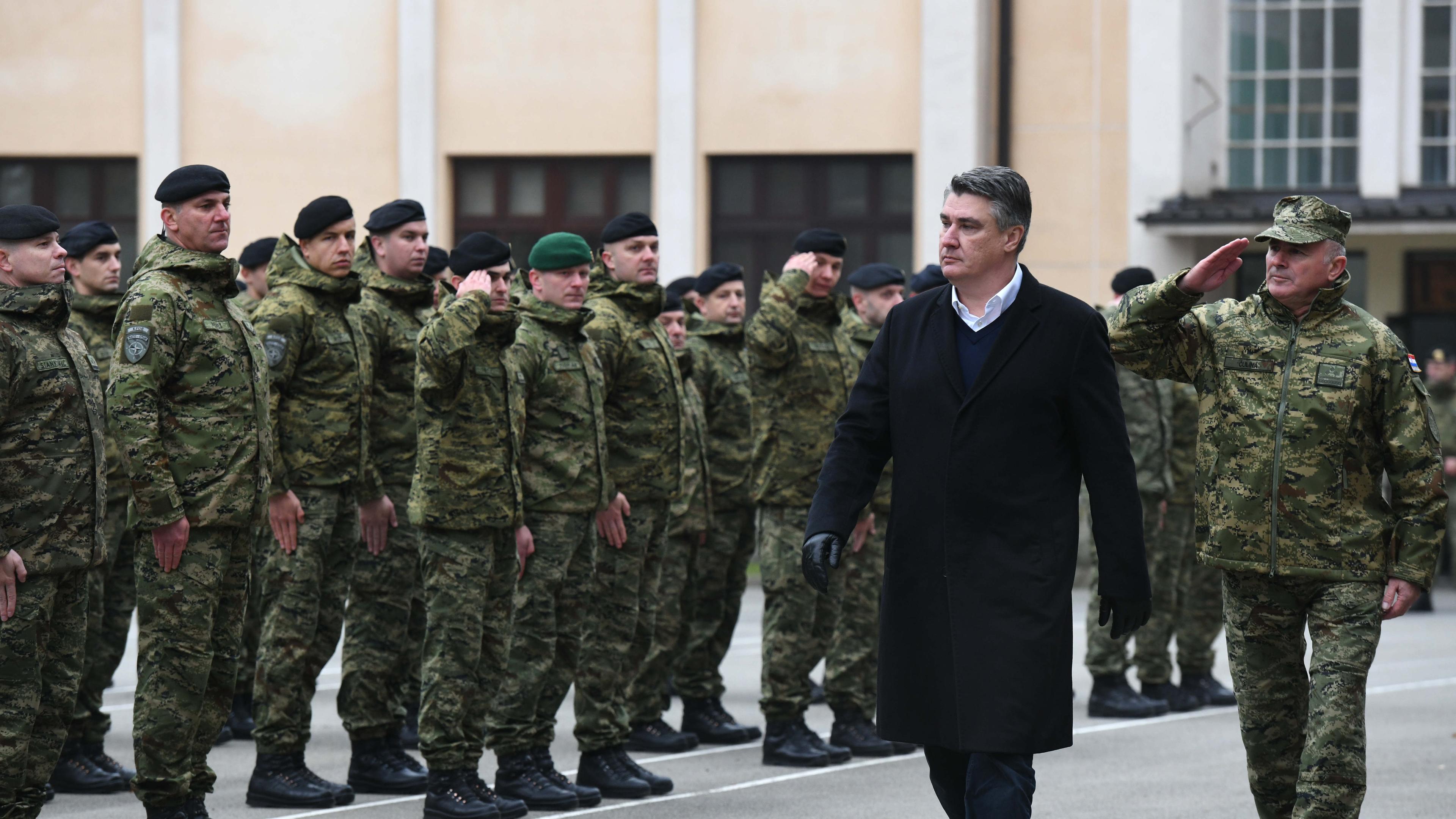 Predsjednik Hrvatske Milanović ispratio 130 vojnika u NATO operaciju KFOR-a na Kosovu