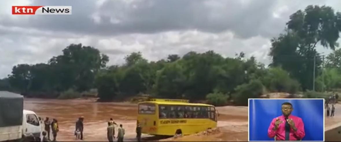 Video / Najmanje 20 ljudi stradalo nakon pada autobusa u rijeku