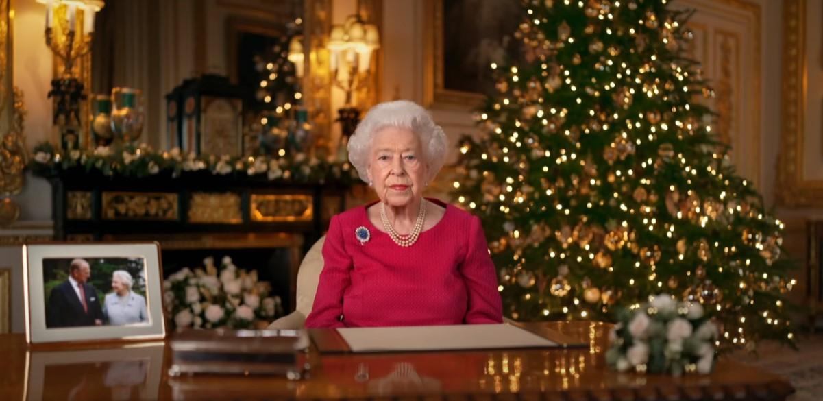 Kraljica Elizabeta u božićnoj poruci odala počast voljenom princu Filipu