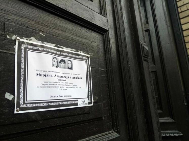 Umrlica nalijepljena na vrata gimnazije u Somboru - Avaz