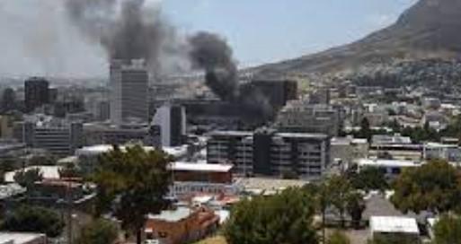 Ponovo izbio požar u zgradi parlamenta Južnoafričke Republike
