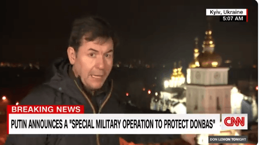 Reporter CNN-a javljao se iz Kijeva kad je začuo eksplozije: Odjenuo pancirku i stavio kacigu na glavu te nastavio izvještavati
