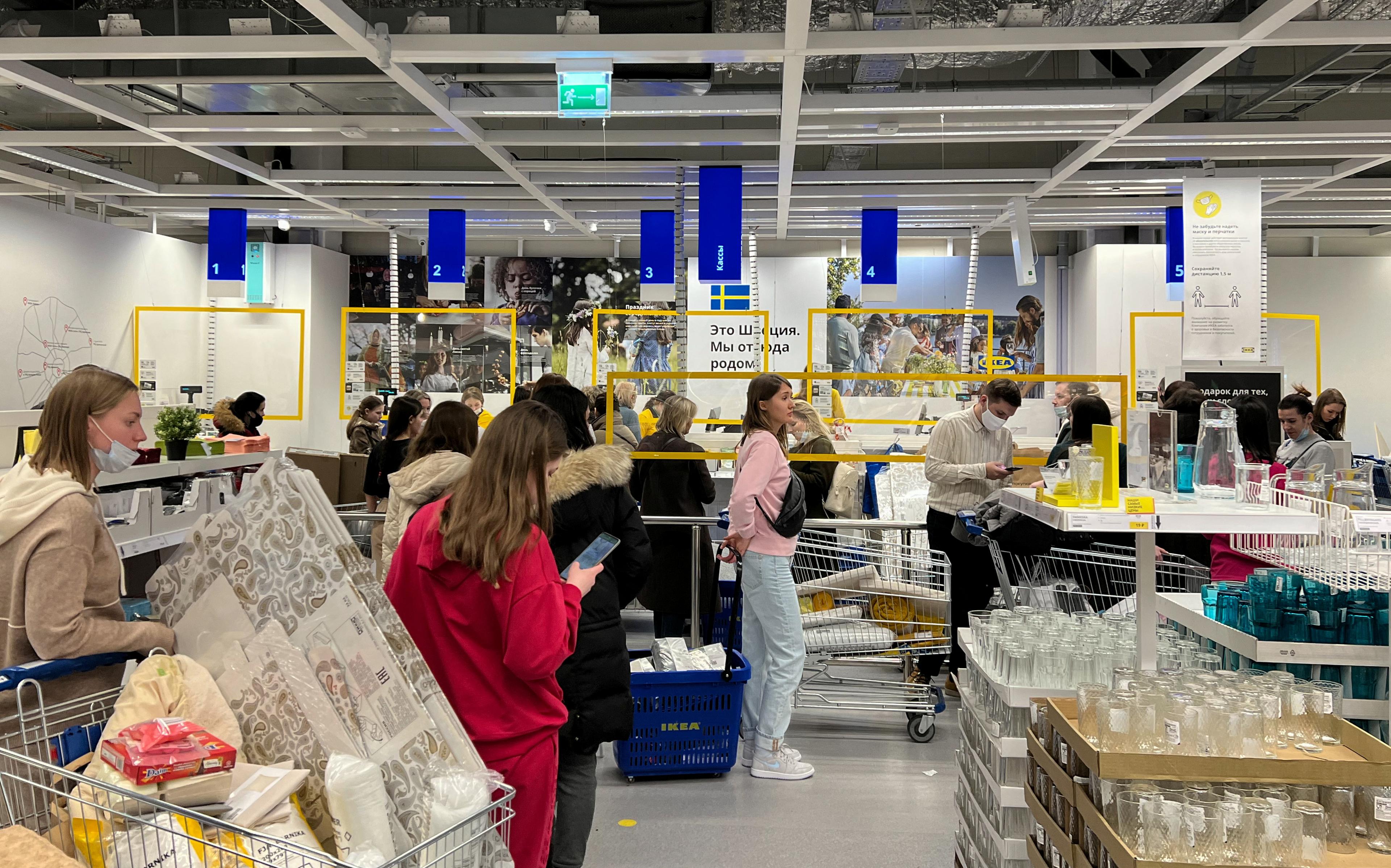 Rusi u panici kupuju robu u IKEA-i nakon objave o povlačenju s tržišta