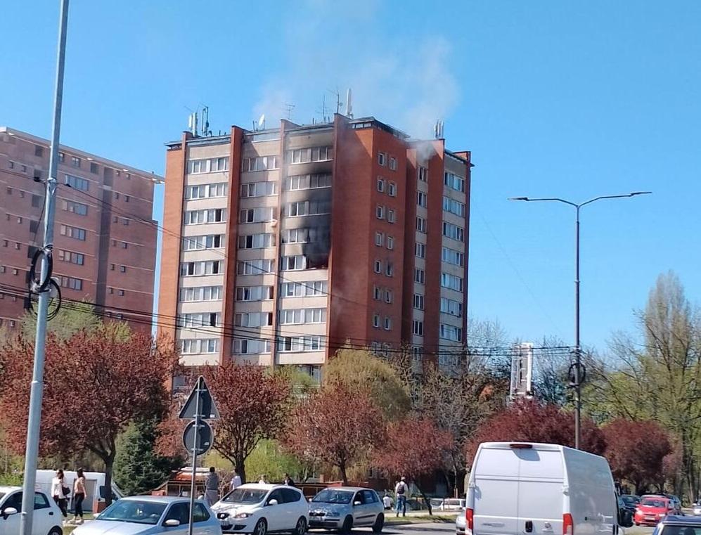 Požar u studentskom domu u Nišu, na terenu i hitna pomoć