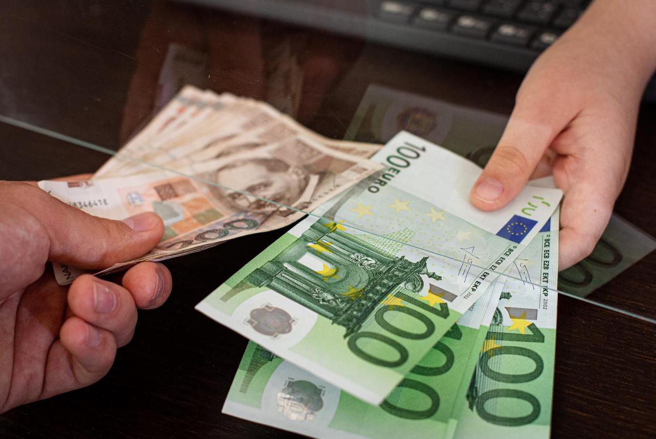 Odluka o uvođenju eura u Hrvatsku bit će donesena u junu