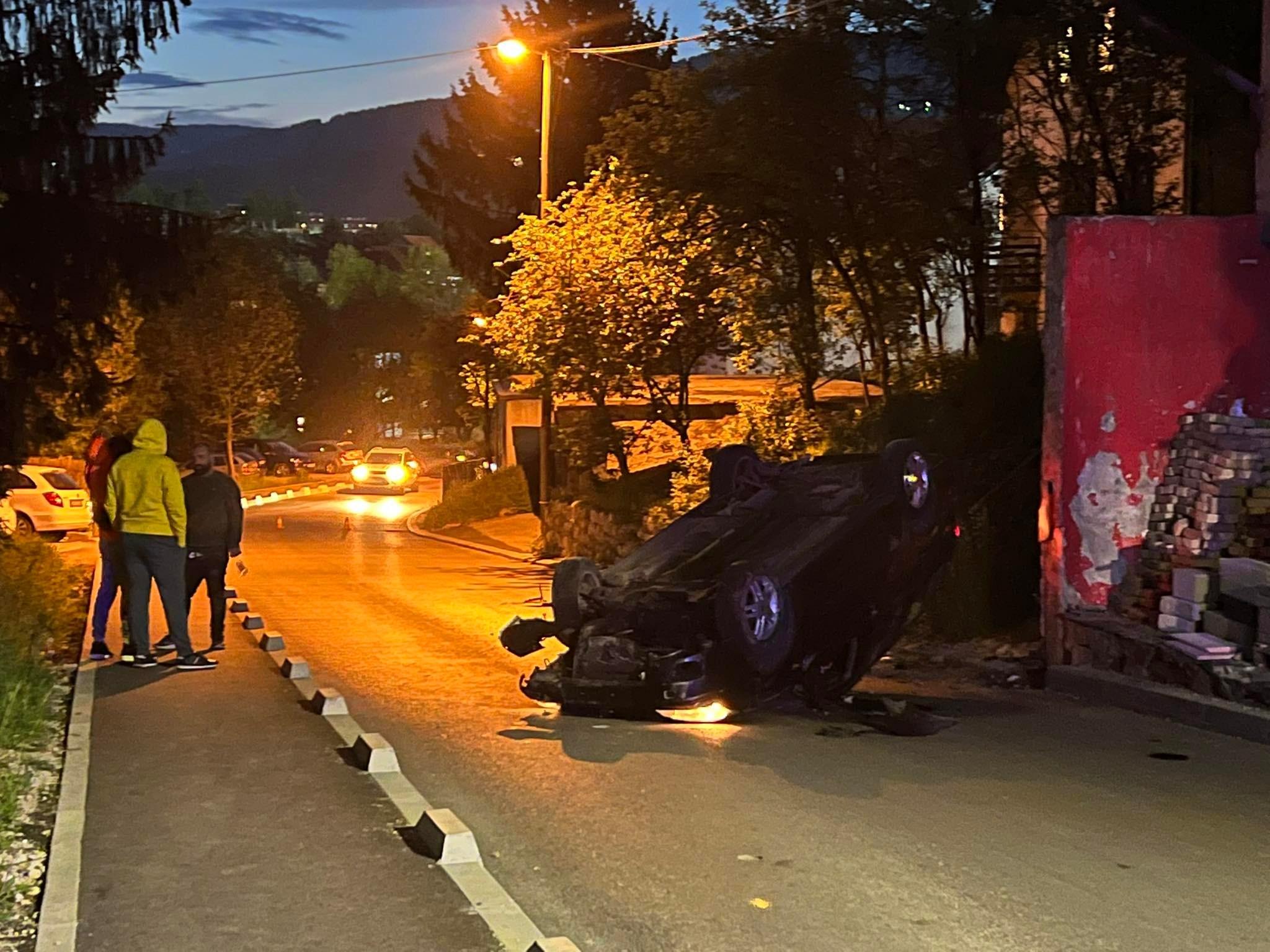 Nesreća na Koševskom Brdu: Auto se prevrnuo, jedna osoba povrijeđena