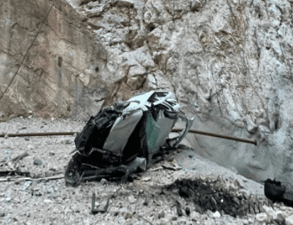 Stravična nesreća kod Kalinovika: Automobil sletio niz 50 metara visoku stijenu, jedna osoba poginula