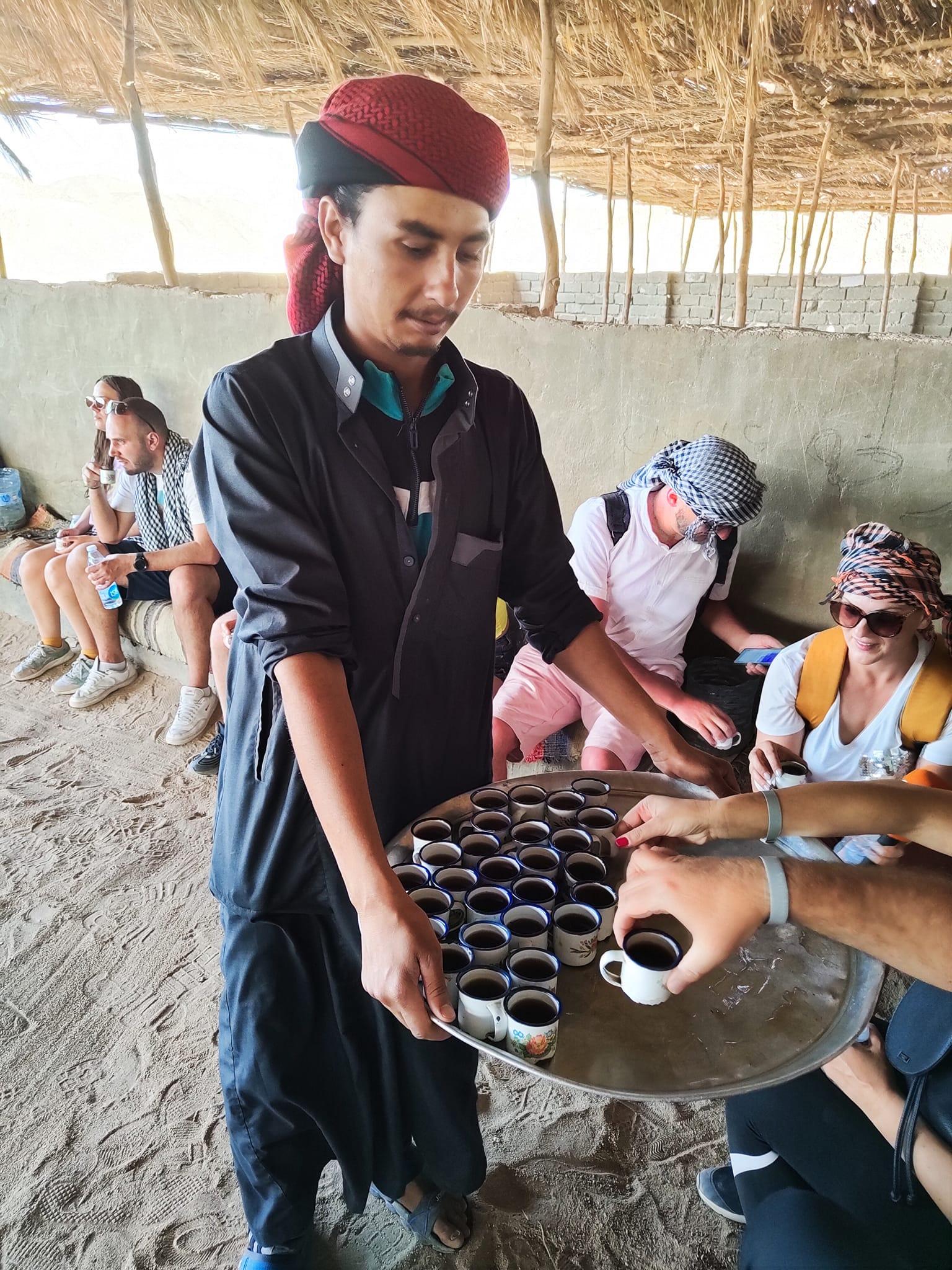 Čaj dobrodošlice u beduinskom selu - Avaz