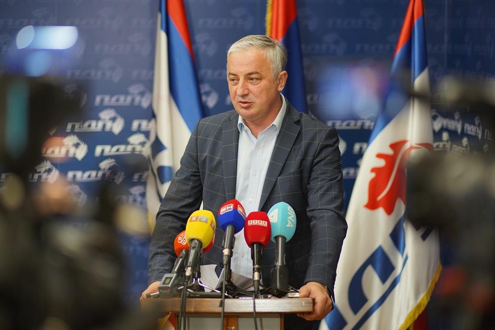 Borenović: Niko ne spori da je UIO bitna institucija, ali je sporno 100 miliona za kuma člana Predsjedništva