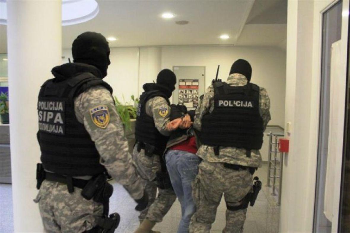 SIPA uhapsila u Sanskom Mostu osobu zbog neovlaštenog prometa droga