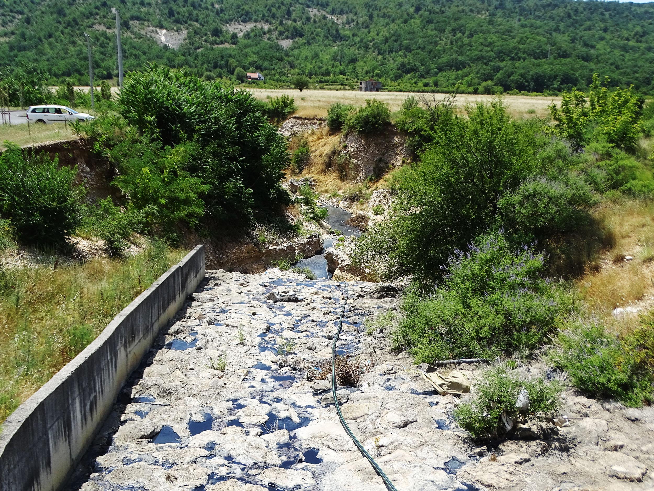Otpadne vode u kanjonu: Slijevaju uz samu nekropolu stećaka Radimlja - Avaz