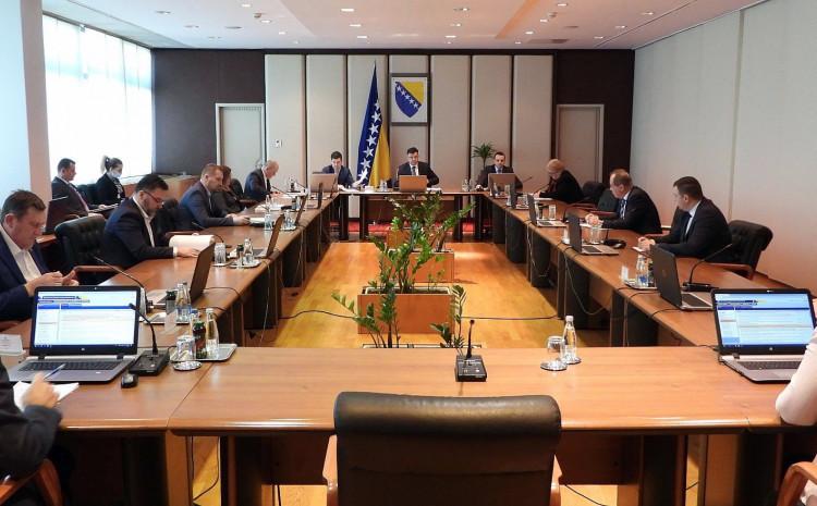 Vijeće ministara BiH sutra razmatra o visini novčane naknade zaposlenim u institucijama Bosne i Hercegovine
