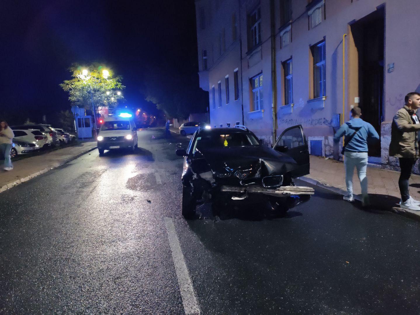 Saobraćajna nesreća u Sarajevu: Vozač izgubio kontrolu nad vozilom pa udario u zgradu
