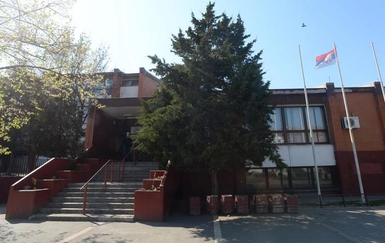Tragedija u Beogradu: Djevojčica preminula ispred škole nakon što joj je pozlilo