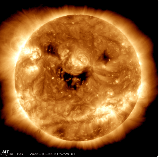 Postalo pravi hit: NASA objavila sliku Sunca koje izgleda kao da se smije
