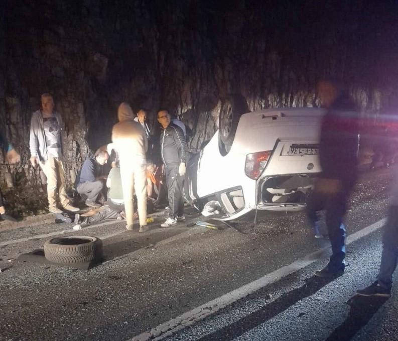 Teška nesreća kod Jablanice: Auto završio na krovu, više osoba povrijeđeno