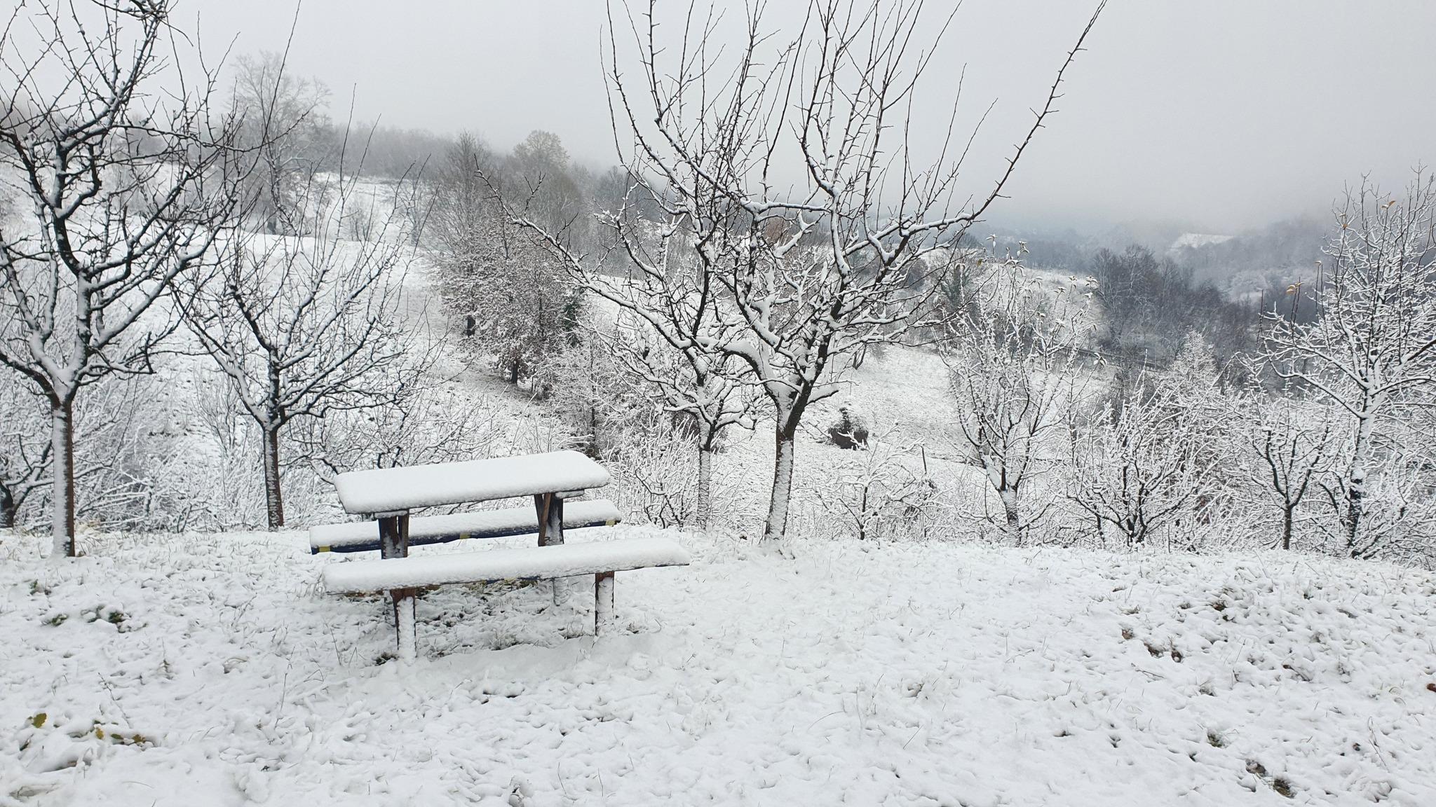 Snijeg zabijelio Doboj Istok - Avaz