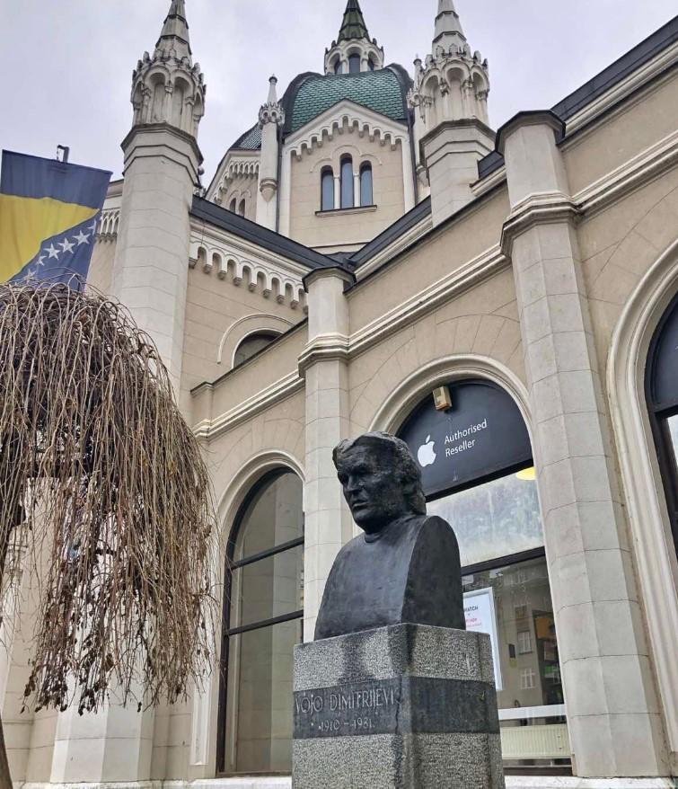 Karić: Vratili smo bistu Voje Dimitrijevića ispred zgrade Akademije likovnih umjetnosti