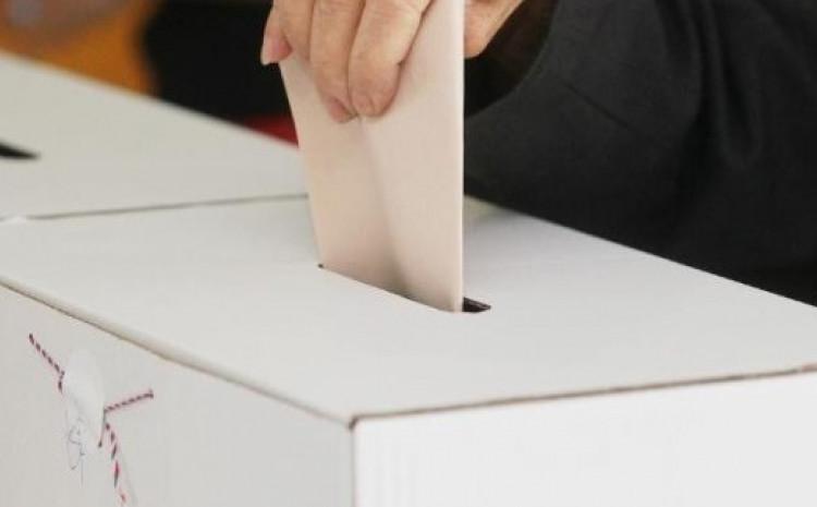 Pet kandidata na prijevremenim izborima za gradonačelnika Bihaća