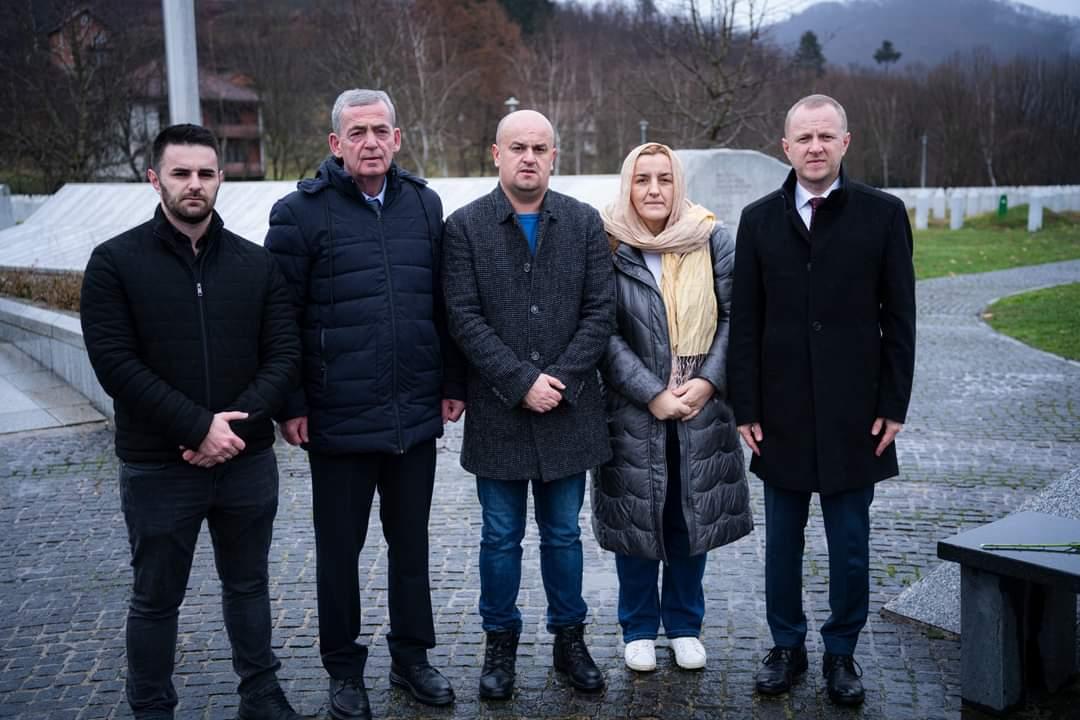 Posjeta Srebrenici - Avaz