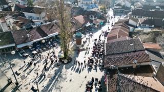 Snimci iz zraka: Sarajevo "prodisalo", brojni turisti na Baščaršiji