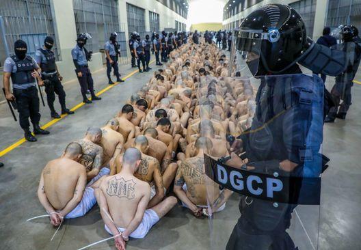 Više od 100 zatvorenika dijeli ćeliju - Avaz