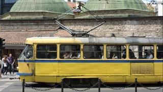 Stanje javnog prijevoza u glavnom gradu: Više cijene karata za smrad u neklimatiziranim tramvajima i autobusima