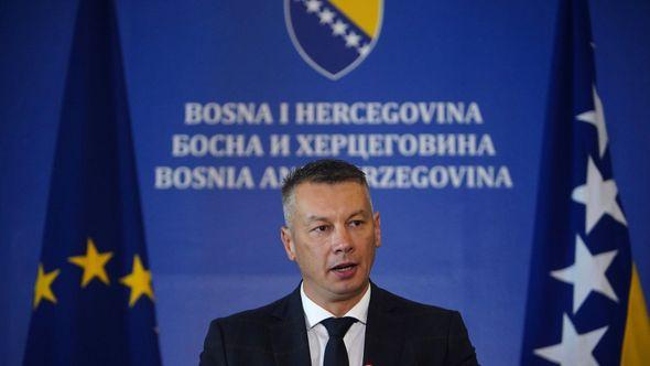 Ministar Nenad Nešić - Avaz