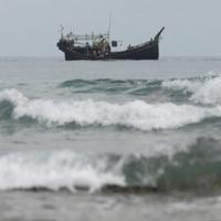 Stotine izbjeglica Rohinja plutaju u dva čamca bez zaliha