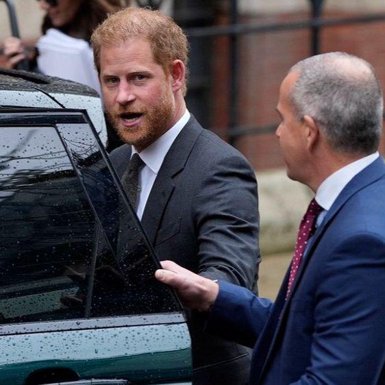Princ Hari pristao na nagodbu: Britanski tabloidi mu moraju isplatiti milionsku odštetu