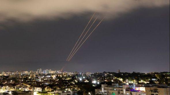 Nebo iznad Izraela nakon napada Irana - Avaz