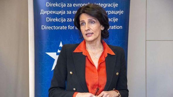 Elvira Habota - Avaz