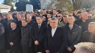 Bećirović sa delegacijom stigao na obilježavanje 32. godišnjice pada Vukovara