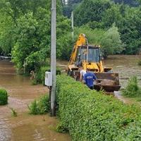 Poplave pogodile Teslić: Vatrogasci i civilna zaštita na terenu, poplavljena domaćinstva i polja