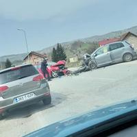 Teška nesreća u Sumbulovcu: Vozila uništena, povrijeđene obje vozačice