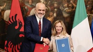 Ustavni sud Albanije odobrio sporazum sa Italijom o prihvatu migranata