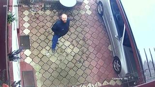 Video / Sumnjivi muškarac u starom dijelu Sarajeva pokušao provaliti u više kuća