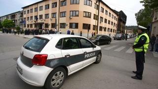 Šta se dešavalo u školi u Lukavcu u kojoj je ranjen nastavnik: Oglasila se policija