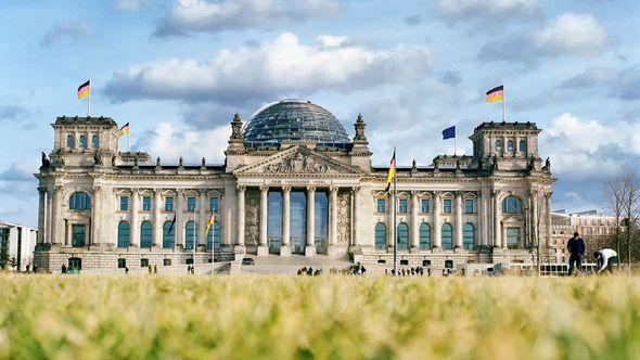 Zgrada Reichstaga - Avaz