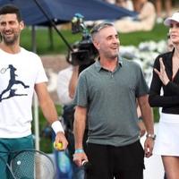 Đoković se opušta u SAD: Igrao tenis s jednom od naljepših glumica