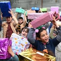 EMMAUS: Podijeljeni paketići za djecu u tri doma u Rejhanliju