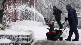 Opasno vrijeme u SAD: Snježne oluje blokirale gradove, nekoliko država ostalo bez struje